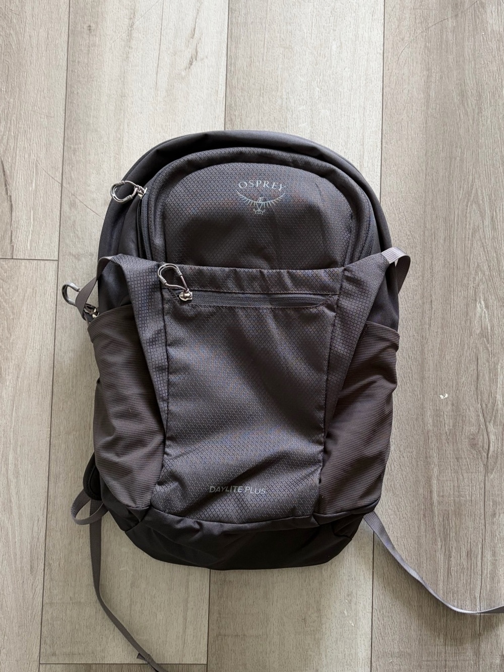 OSPREY Daylite Plus Charcoal Gray Backpack NWOT